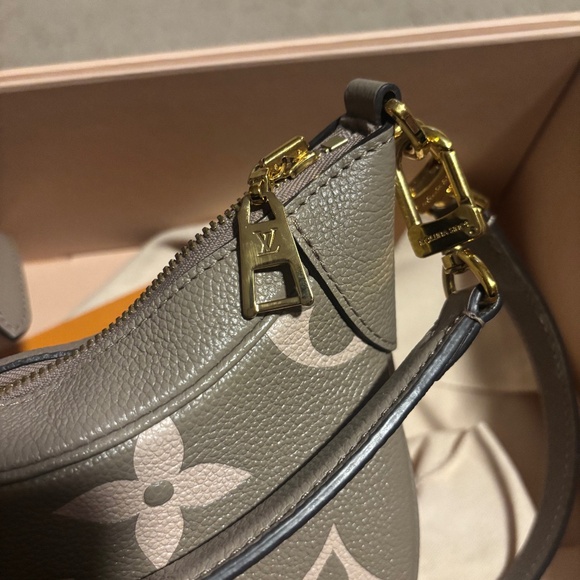 Louis Vuitton Bagatelle NM Beige Empreinte Monogram Giant Hobo Bag - Picture 3 of 8